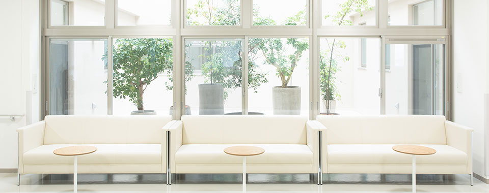 福岡県北九州市の特別養護老人ホーム陽光園・待合ソファ